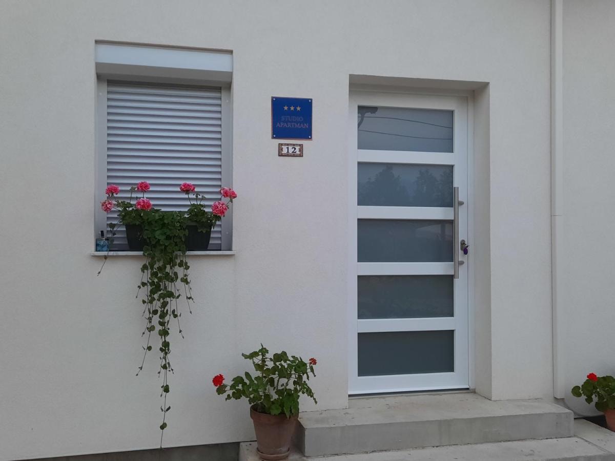Studio Apartman Marta Korenica Exterior foto